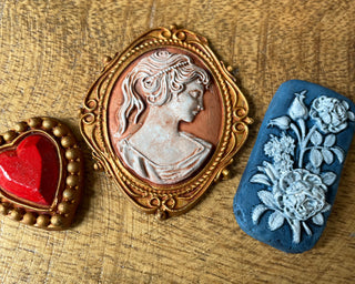 Cameos 6x10 IOD Decor Moulds™